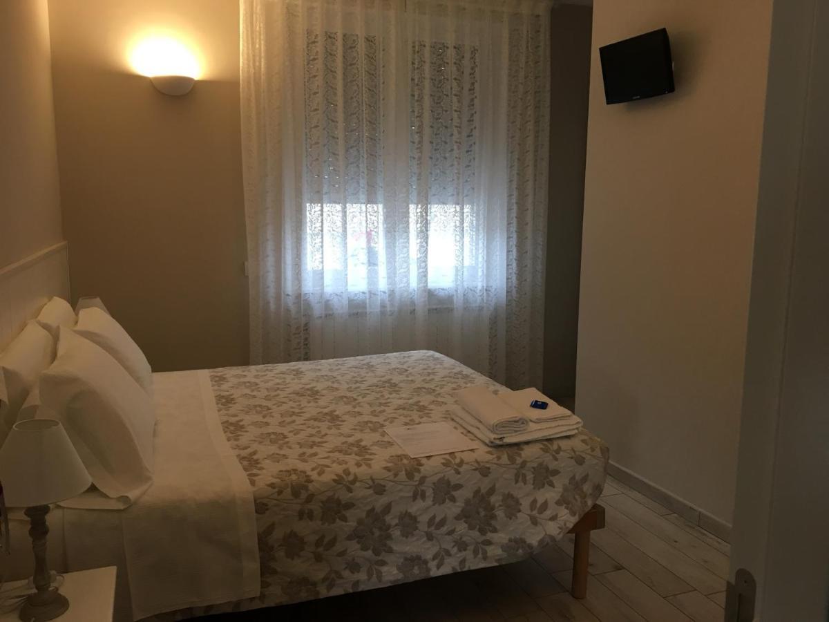 La Terrazza Sul Naviglio B&B Bernate Ticino Exterior photo